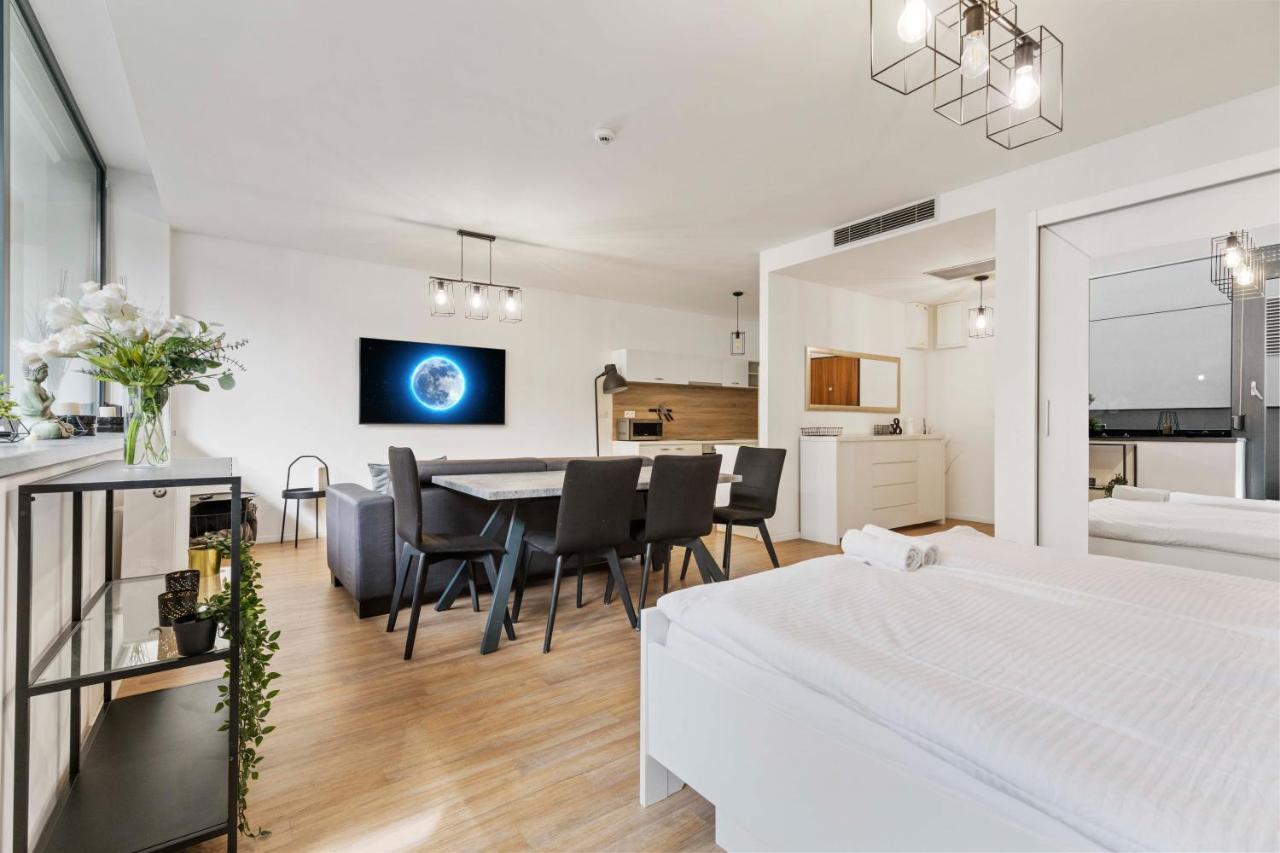 Appartement Luxury&modern MOON à Bratislava Extérieur photo